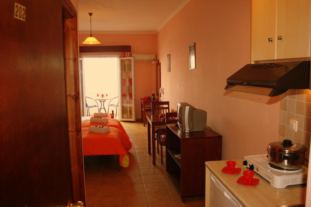 Agoulos Beach Hotel Аргаси Экстерьер фото