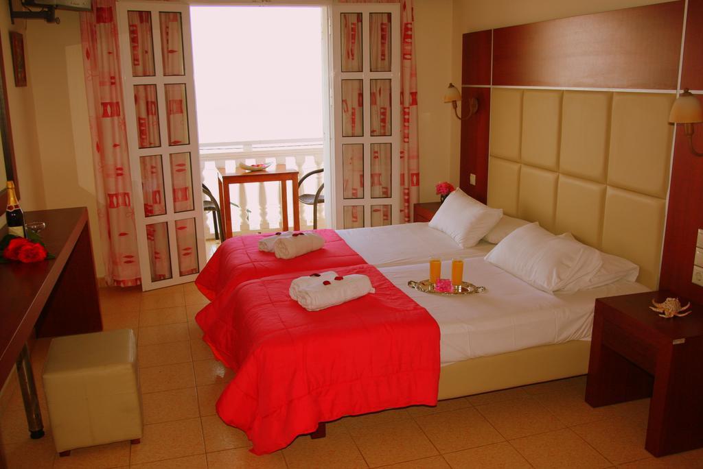 Agoulos Beach Hotel Аргаси Экстерьер фото